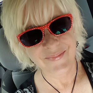 Meet your Posher, Debra